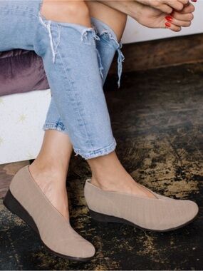 The Charleston Shoe Co Cape Low Wedge Heels